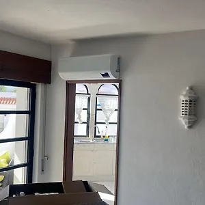 Apartment Spacious Two Bedroom Apt, 200m From The, Carvoeiro (Lagoa)
